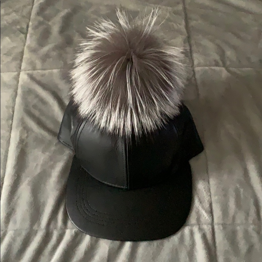 Duckie Confetti leather Hat with fur pouf